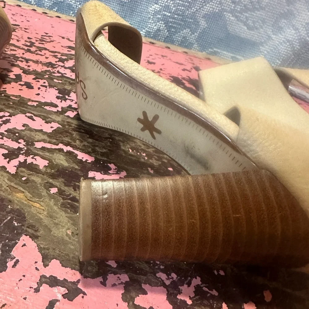 SPLENDID Tan leather “Jessa” heeled sandal sz 7.5